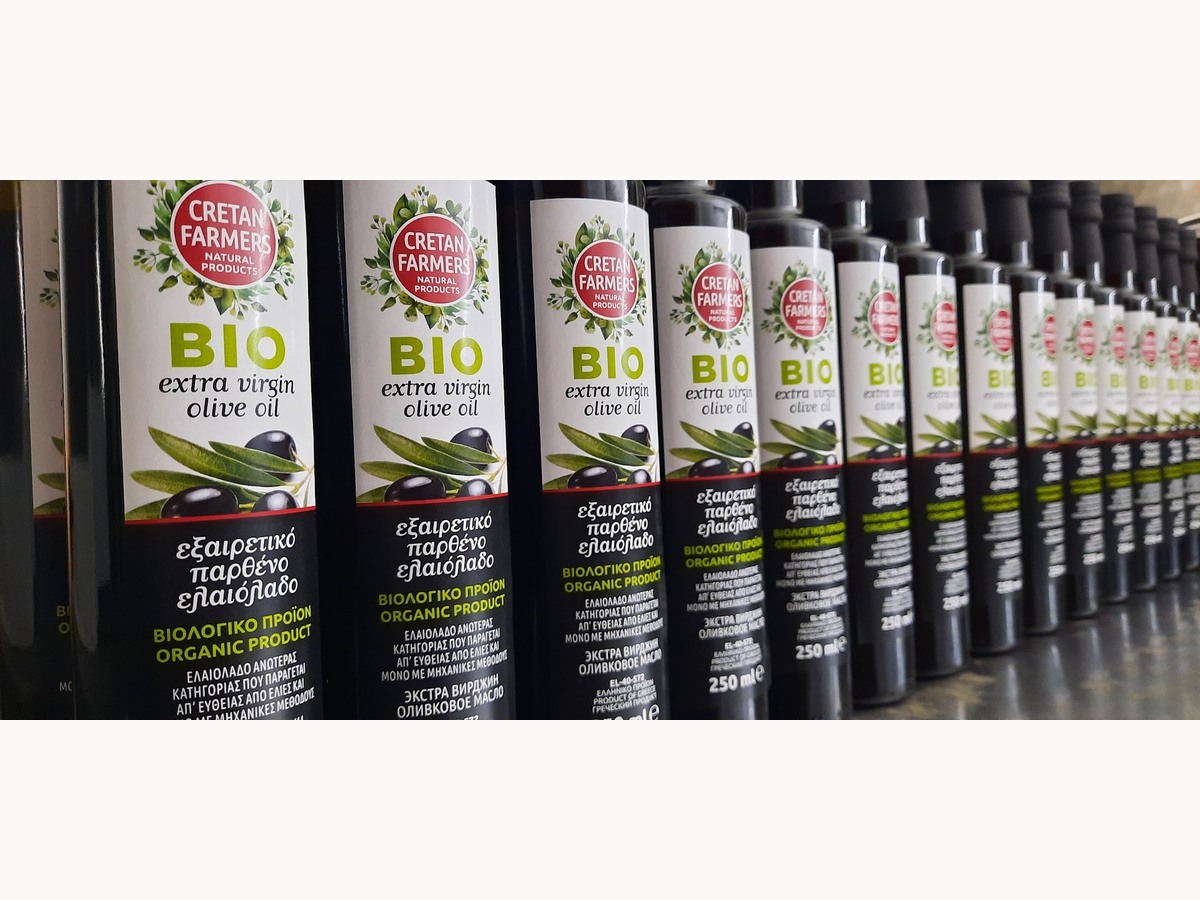 Extra Virgin Olive Oil by Cretan Farmers - authentic product from Crete